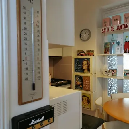 Say What Lisbon? — Street Art / Family Lejlighed