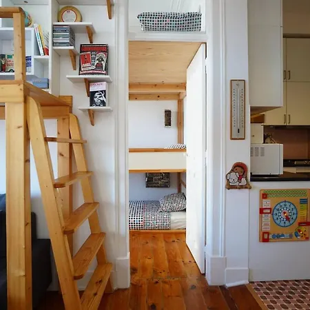 Apartment Say What Lisbon? — Street Art / Family Lisbon