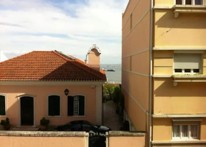 Say What Lisbon? — Street Art / Family * Lisboa